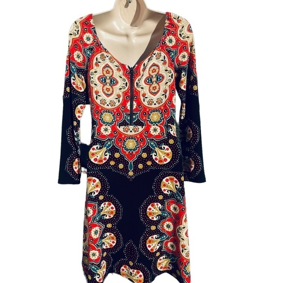 ✌️OUT✌️FREE PEOPLE Boho Mini Dress Long Sleeve vneck small Nwt - Picture 2 of 10